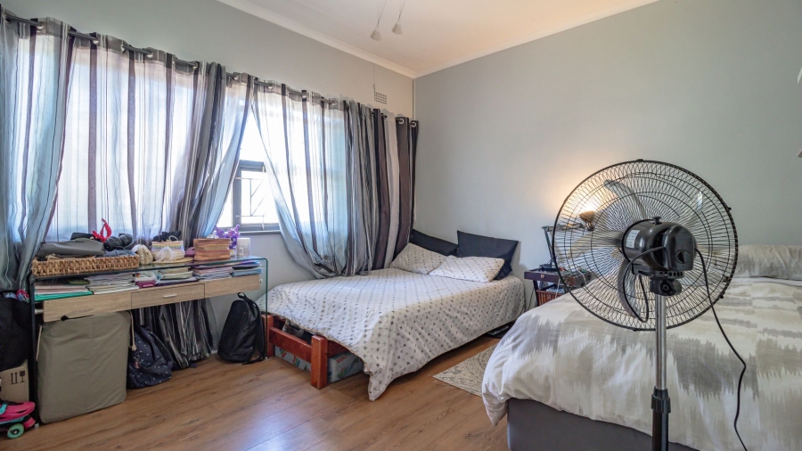 4 Bedroom Property for Sale in Gustrouw Western Cape